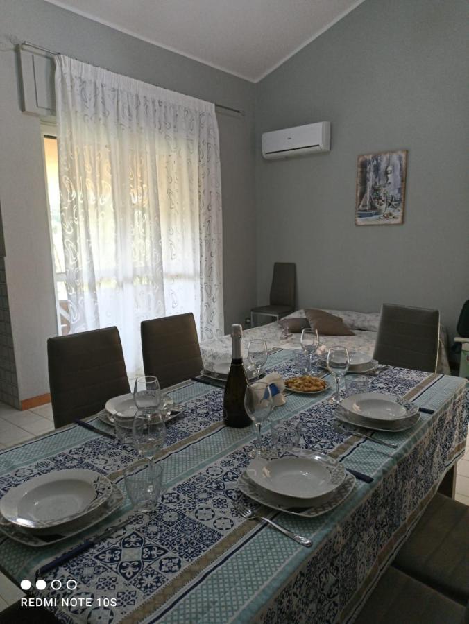 roberto apartments Drapia Esterno foto